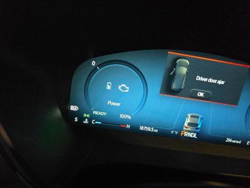 Used 2024 Ford Escape ST-Line Elite w/ Premium Technology Package image 6