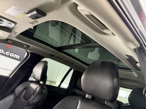 Used 2018 Volvo XC90 T6 Momentum w/ Convenience Package image 19