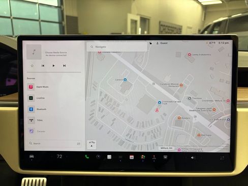 Used 2024 Tesla Model S image 15