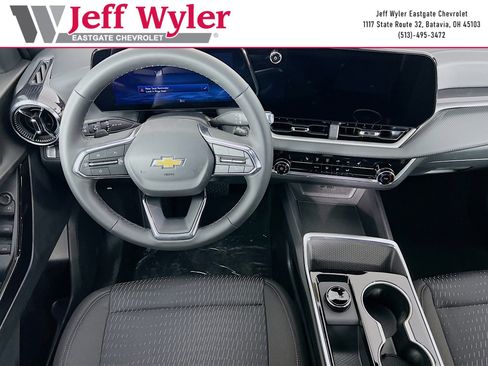 New 2026 Chevrolet Equinox LT FWD image 19