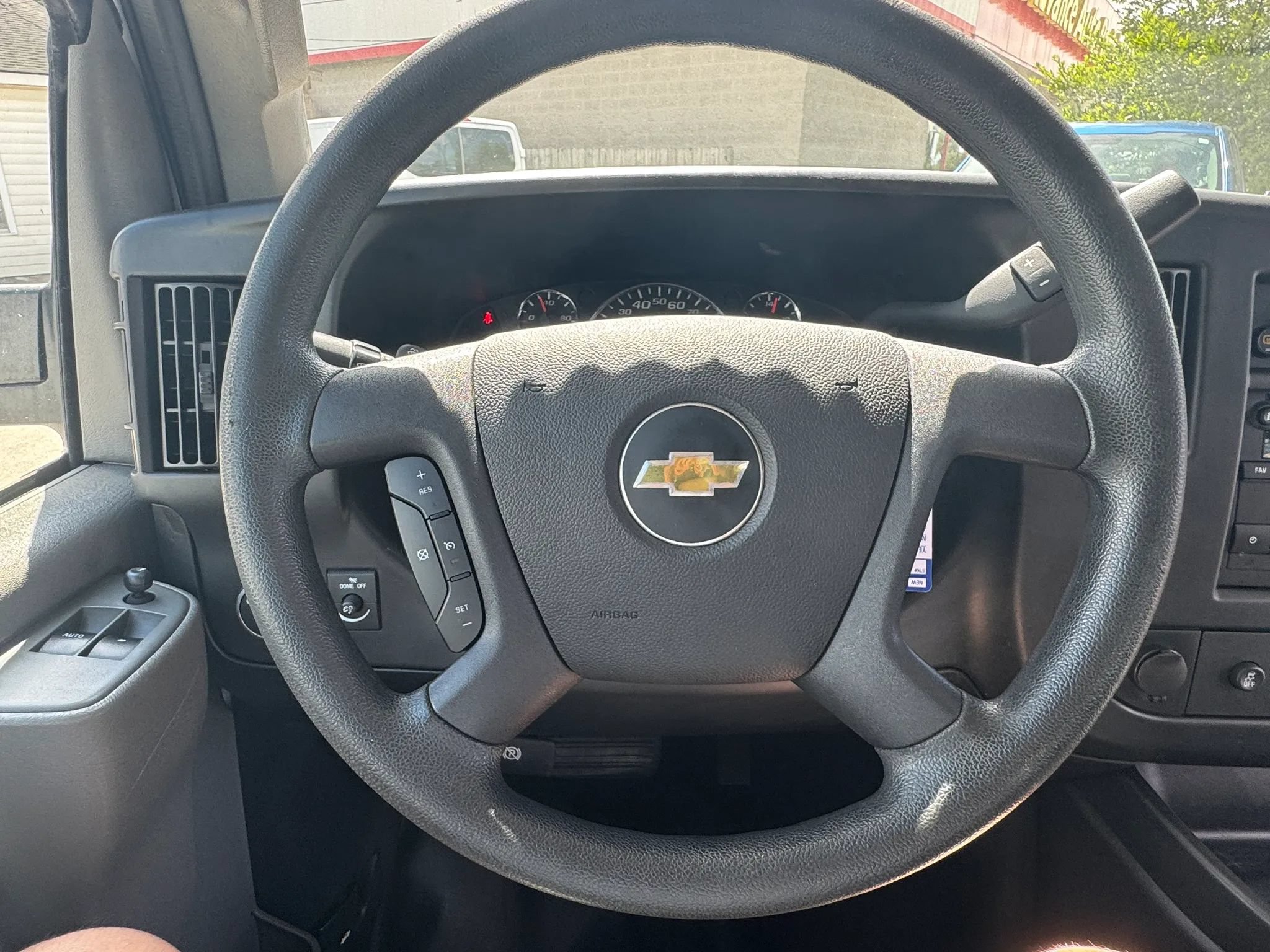 Used 2018 Chevrolet Express 2500 w/ Driver Convenience Package RWD image 16