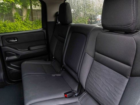 Certified 2024 Nissan Frontier SV w/ Tow Package image 17