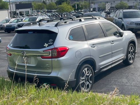 Used 2023 Subaru Ascent Limited w/ Technology Package AWD/4WD image 3