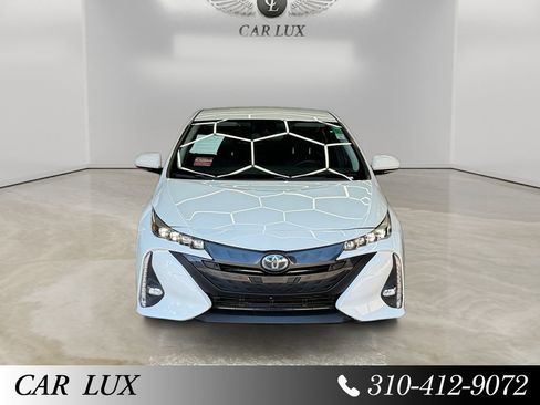 Used 2018 Toyota Prius Prime Advanced w/ Carpet Mat Package FWD image 8