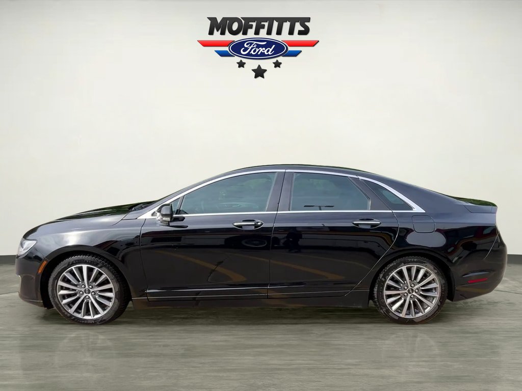 Used 2017 Lincoln MKZ Premiere FWD image 2
