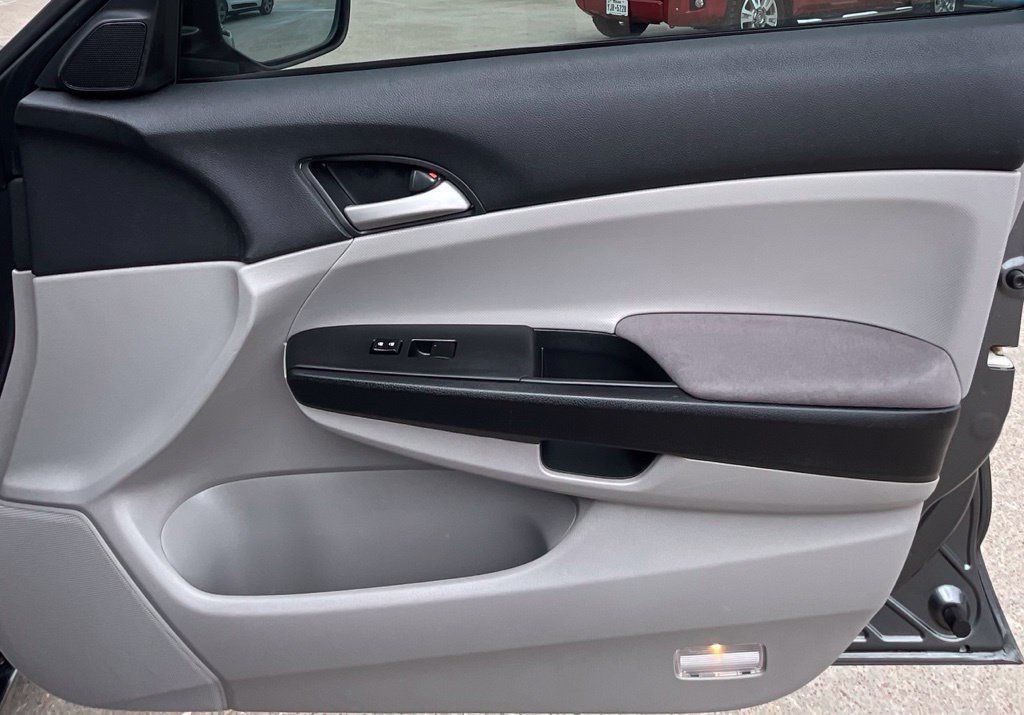 Used 2012 Honda Accord LX image 27