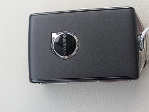 New 2025 Volvo XC40 B5 Plus w/ Climate Package image 29