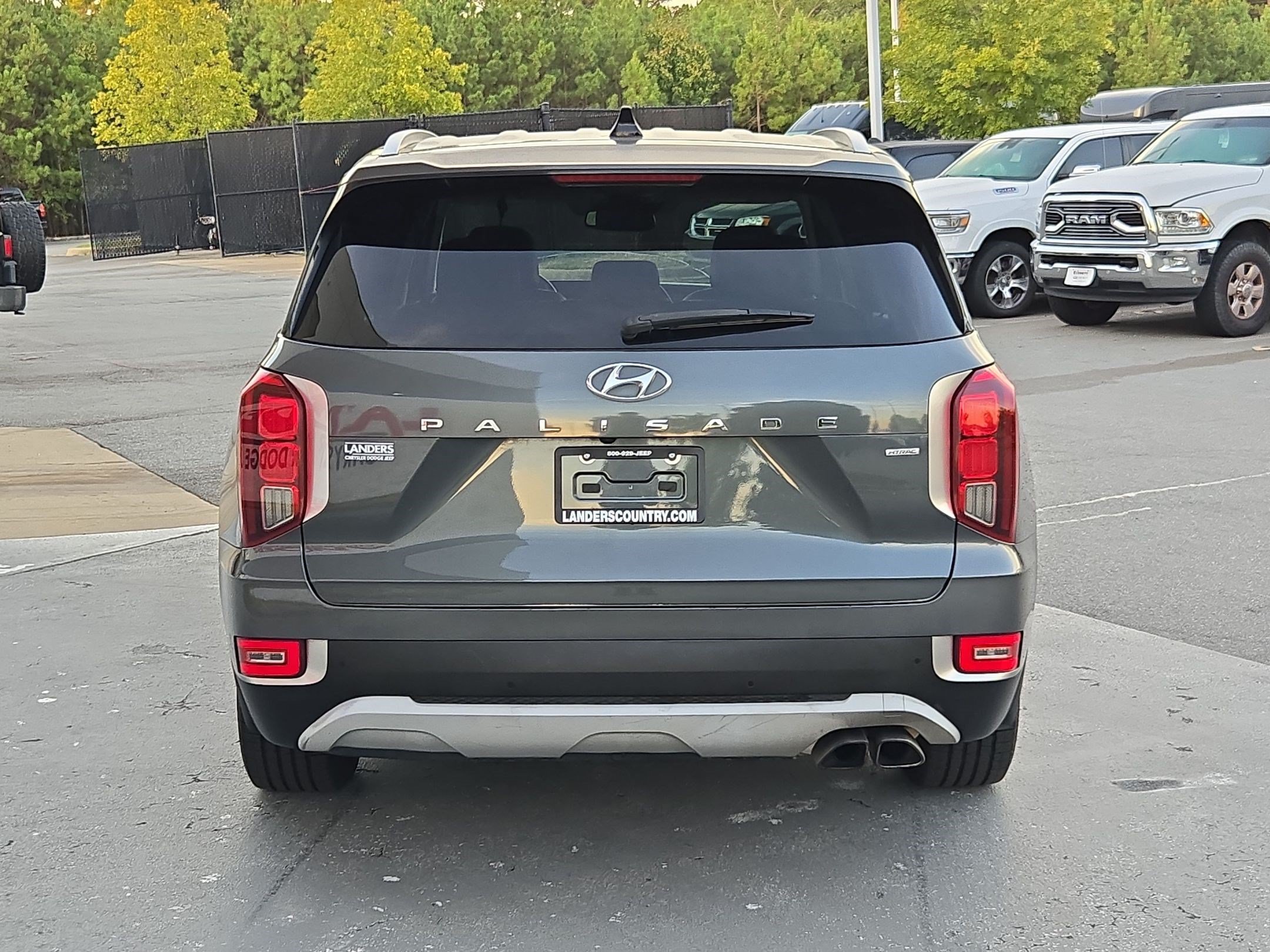 Used 2022 Hyundai Palisade SEL w/ 8P Bench Seat Package AWD/4WD image 6