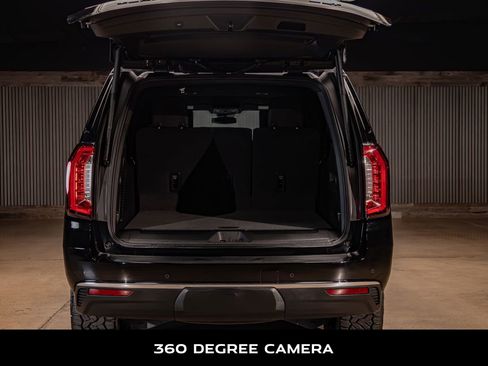 Used 2024 GMC Yukon XL SLT w/ SLT Luxury Package image 9