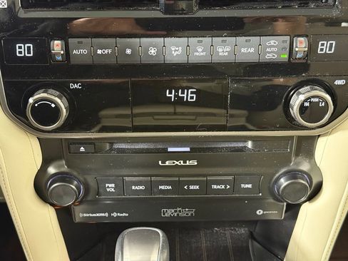 Used 2023 Lexus GX 460 Premium image 16