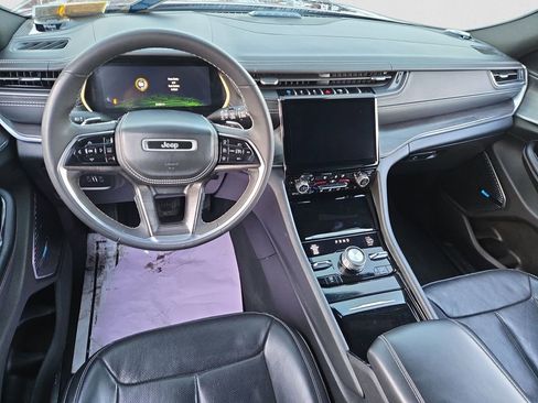 Used 2022 Jeep Grand Cherokee Overland image 12