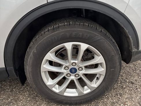 Used 2020 Ford Escape SE image 13