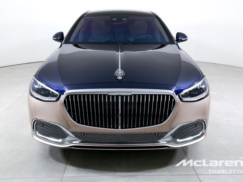 Used 2023 Mercedes-Benz Maybach S 680 4MATIC w/ Manufaktur Leather Package image 4