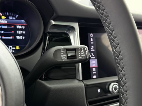 Certified 2026 Porsche Macan AWD/4WD image 52