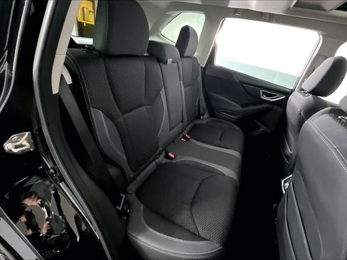 Used 2022 Subaru Forester Premium image 20