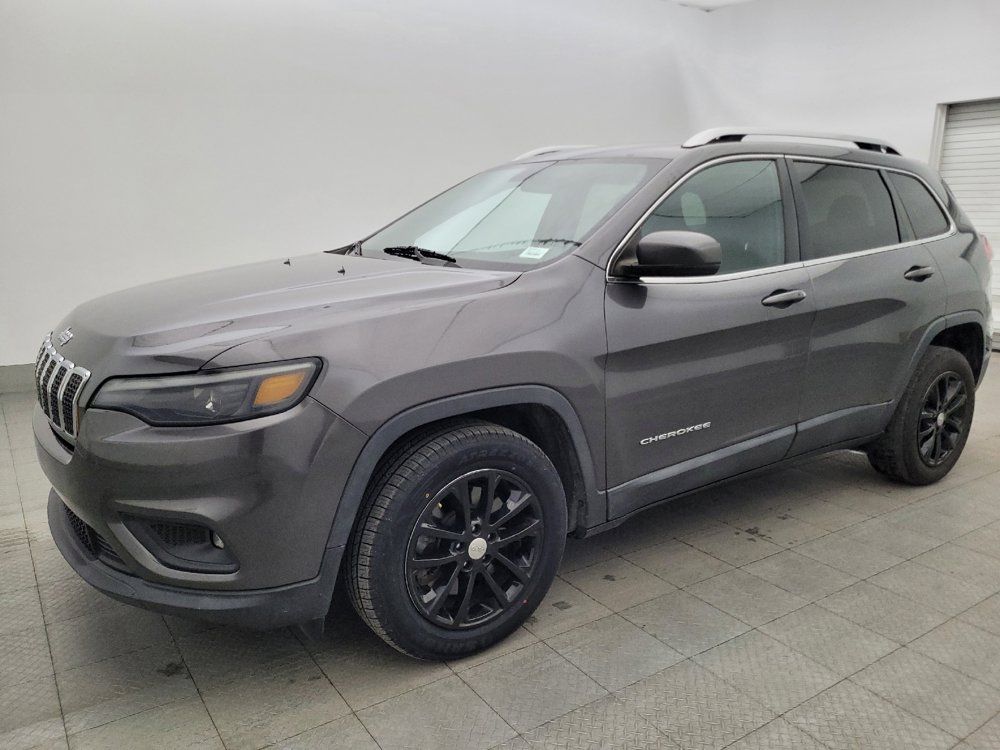 Used 2019 Jeep Cherokee Latitude Plus FWD image 2