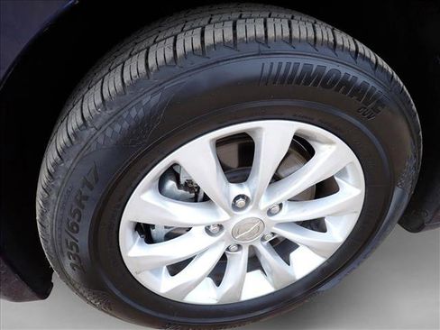 Used 2019 Chrysler Pacifica Touring-L image 7