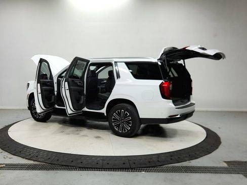 Used 2025 GMC Yukon Elevation RWD image 14