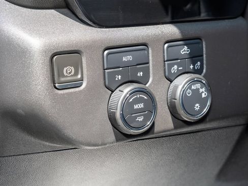 Used 2023 Chevrolet Silverado 1500 LT AWD/4WD image 27