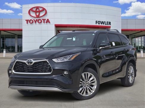 New 2026 Toyota Highlander Platinum AWD/4WD image 1
