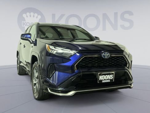 Used 2023 Toyota RAV4 SE w/ Weather & Moonroof Package AWD/4WD image 18