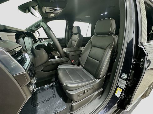 Used 2025 GMC Yukon Elevation image 22