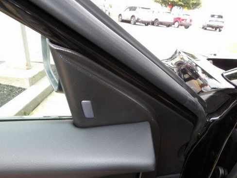 Used 2025 Nissan Sentra SV w/ SV Premium Package image 17