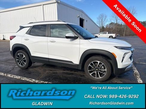 Used 2025 Chevrolet TrailBlazer LT AWD/4WD image 1