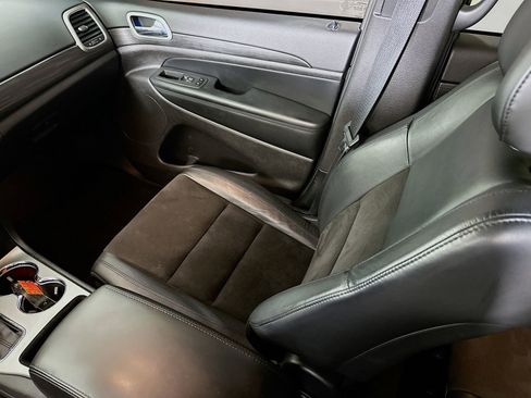 Used 2021 Jeep Grand Cherokee Laredo X AWD/4WD image 25