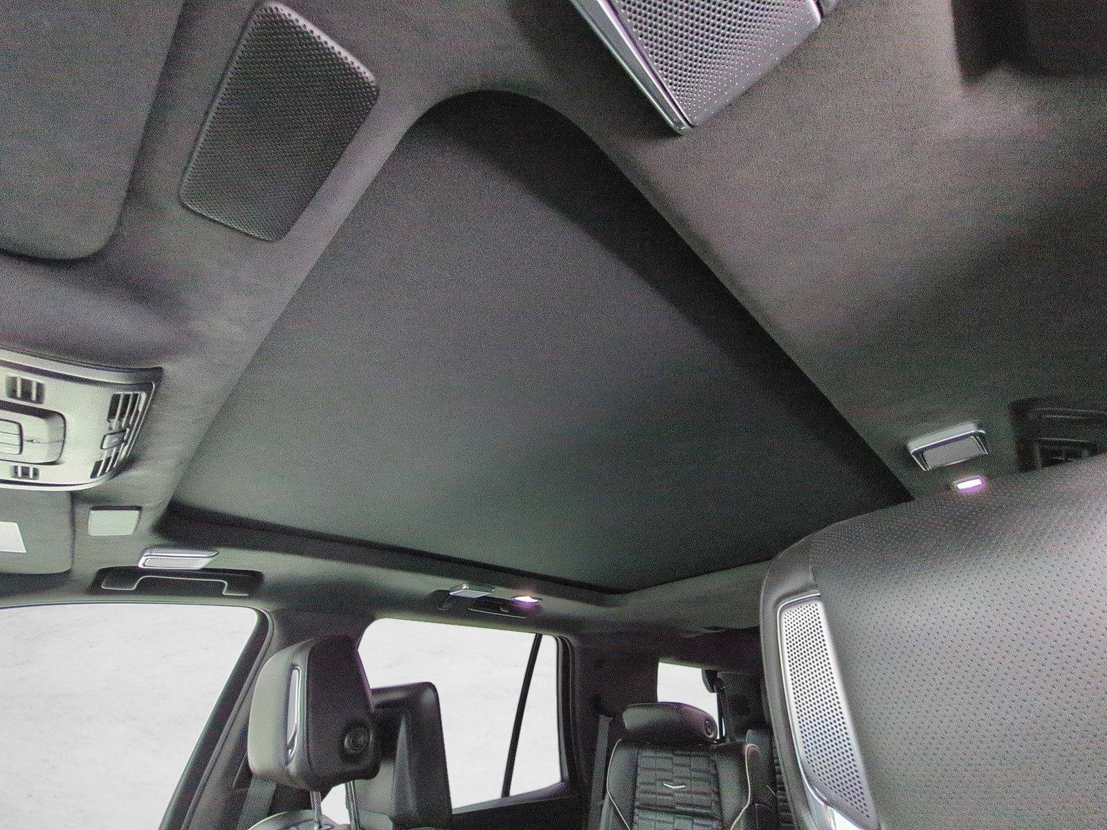 Used 2021 Cadillac Escalade Premium Luxury Platinum AWD/4WD image 16