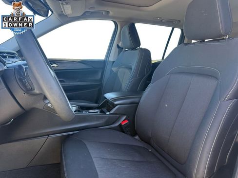 Certified 2023 Jeep Grand Cherokee Laredo image 9