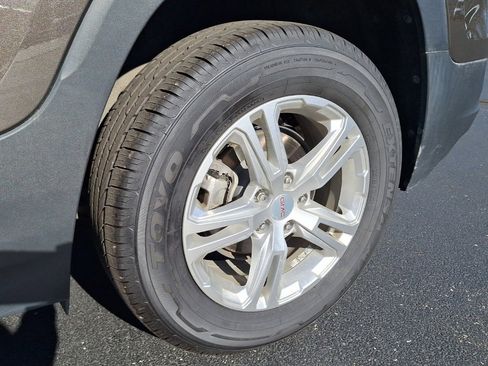 Used 2020 GMC Terrain SLE image 28