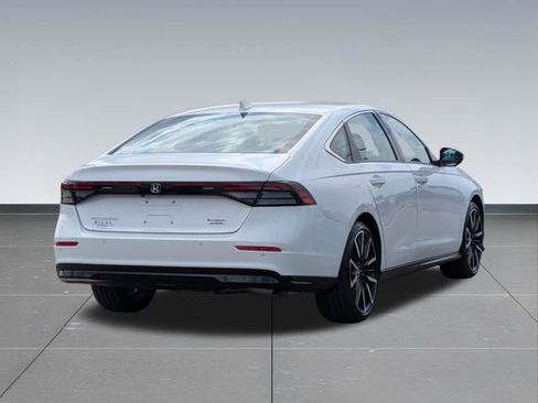 Used 2024 Honda Accord Touring image 5