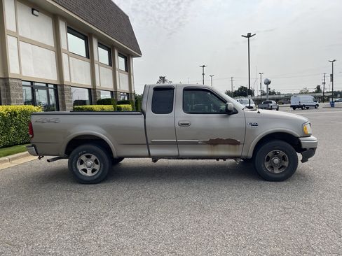 Used 2003 Ford F150 XL AWD/4WD image 3