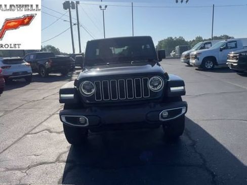 Used 2024 Jeep Wrangler Unlimited Sahara w/ Technology Group AWD/4WD image 3