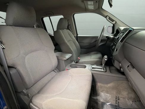 Used 2012 Nissan Frontier SV AWD/4WD image 19