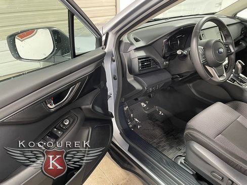 Used 2025 Subaru Outback Premium w/ Popular Package #1A image 10