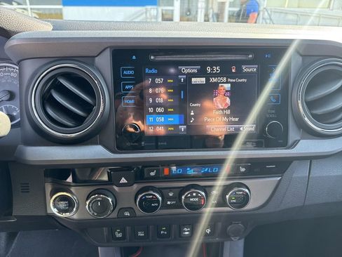 Used 2017 Toyota Tacoma TRD Pro image 17