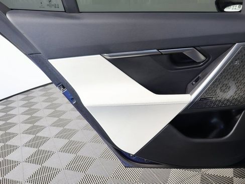 Used 2024 BMW i5 eDrive40i w/ Premium Package RWD image 13