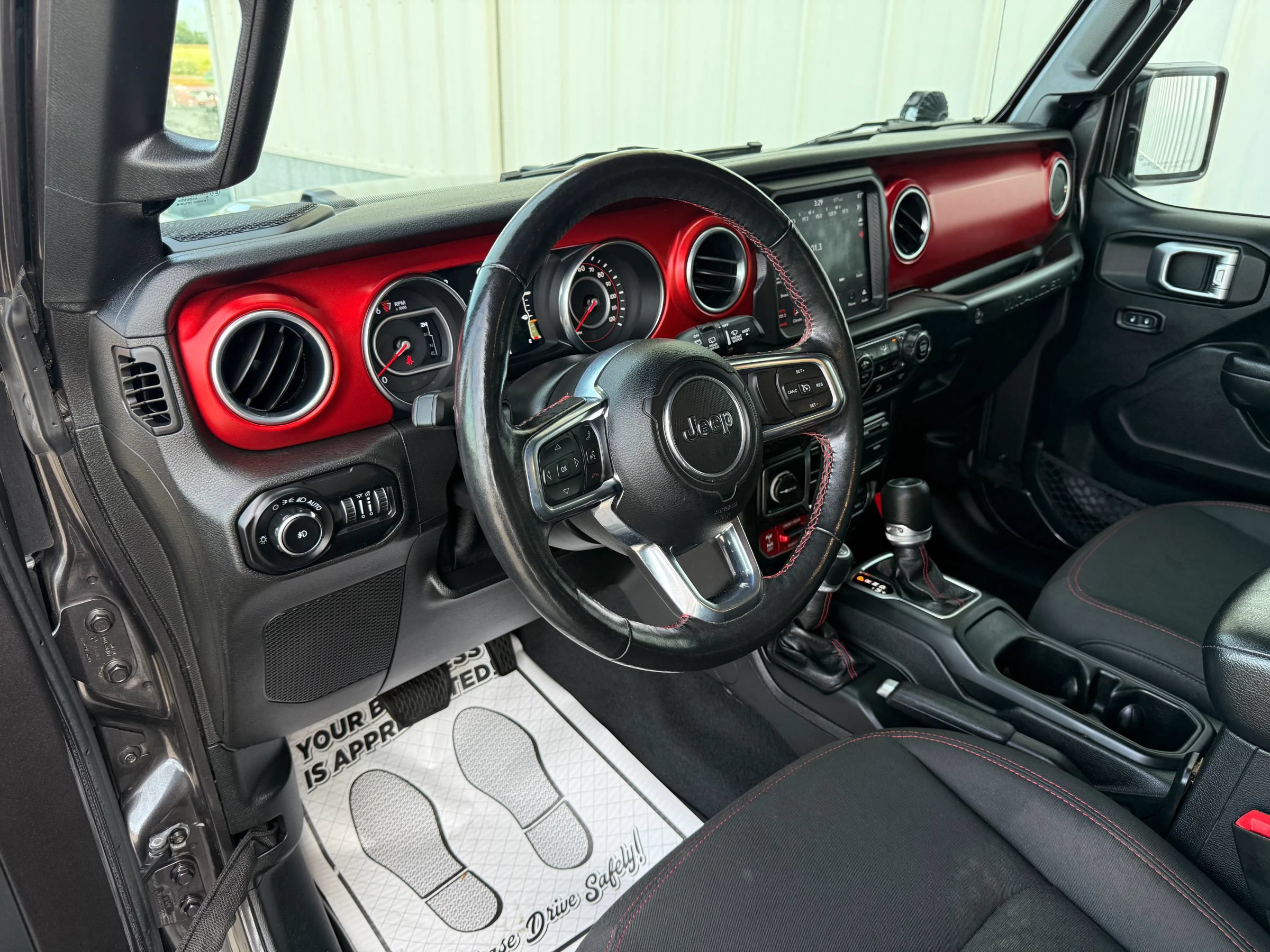 Used 2020 Jeep Wrangler Unlimited Rubicon w/ Dual Top Group AWD/4WD image 27