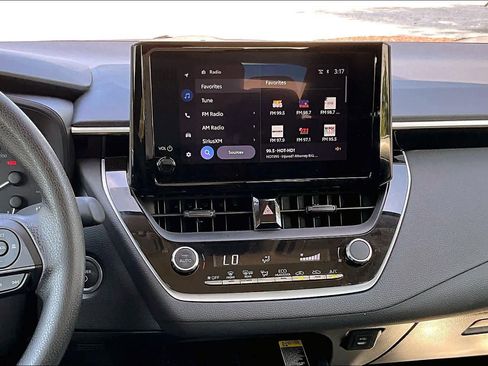 Used 2025 Toyota Corolla LE w/ LE Premium Package image 6