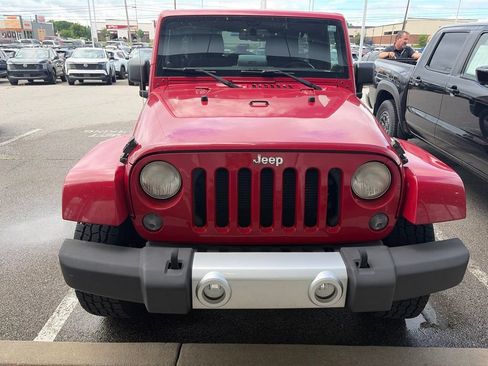 Used 2014 Jeep Wrangler Unlimited Sahara w/ Trailer Tow Group AWD/4WD image 2