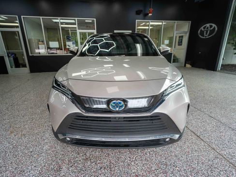 Used 2023 Toyota Venza Limited AWD/4WD image 6