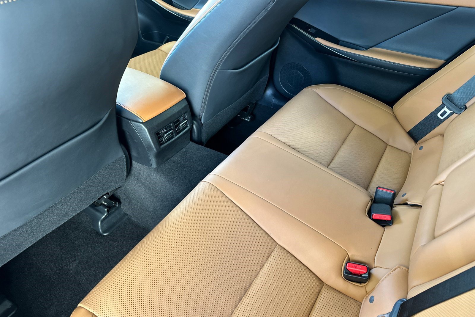 Used 2023 Lexus IS 300 w/ Comfort Package RWD image 15
