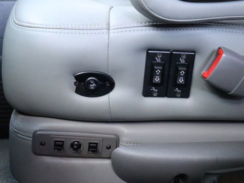 Used 2014 GMC Savana 1500 image 46