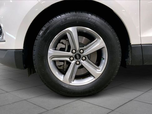 Used 2024 Ford Edge SEL w/ Convenience Package image 10