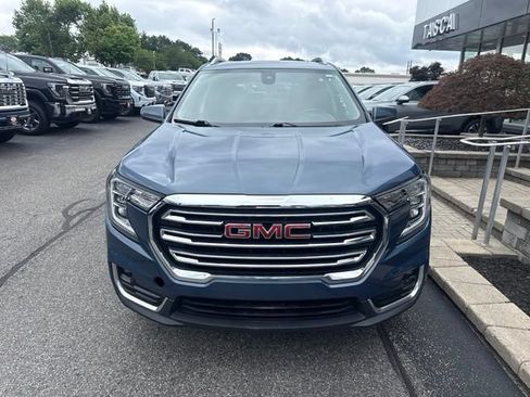 Used 2024 GMC Terrain SLT AWD/4WD image 2