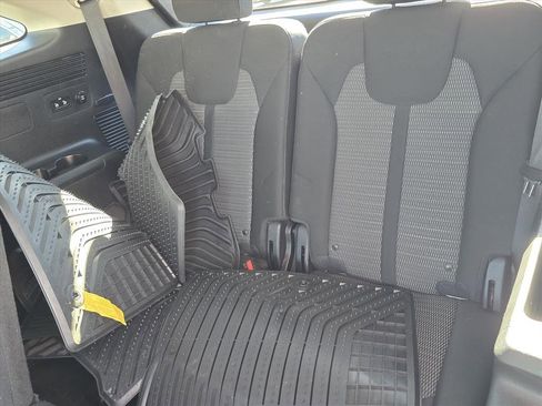 Used 2022 Kia Sorento LX image 12