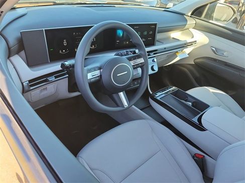 New 2026 Hyundai Tucson Blue SE image 6