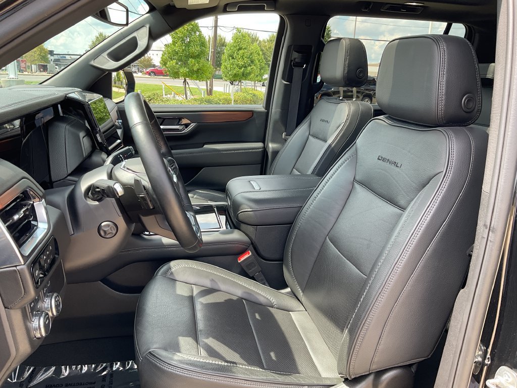 Used 2025 GMC Yukon XL Denali w/ Sun & Power Step Package AWD/4WD image 14